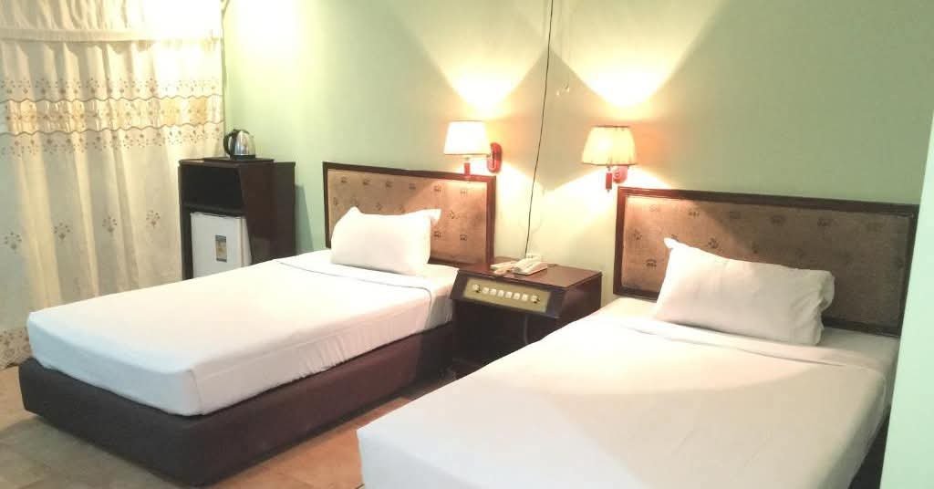 Twin Bed Room